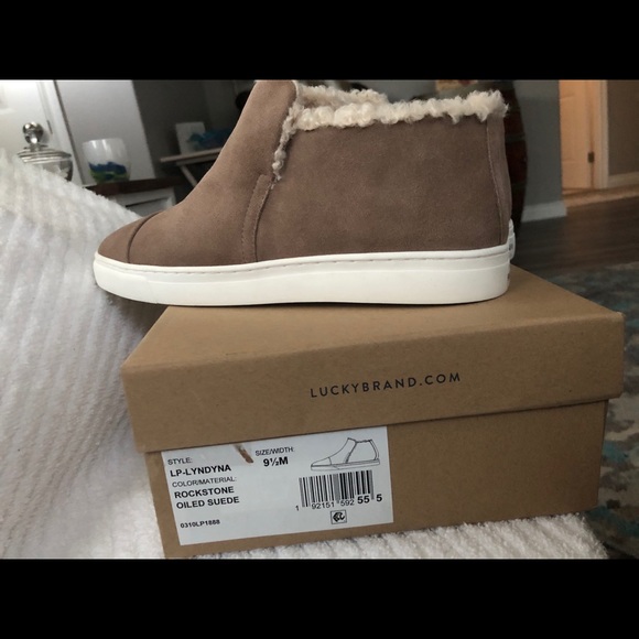 Lucky Brand short boot - Picture 2 of 5